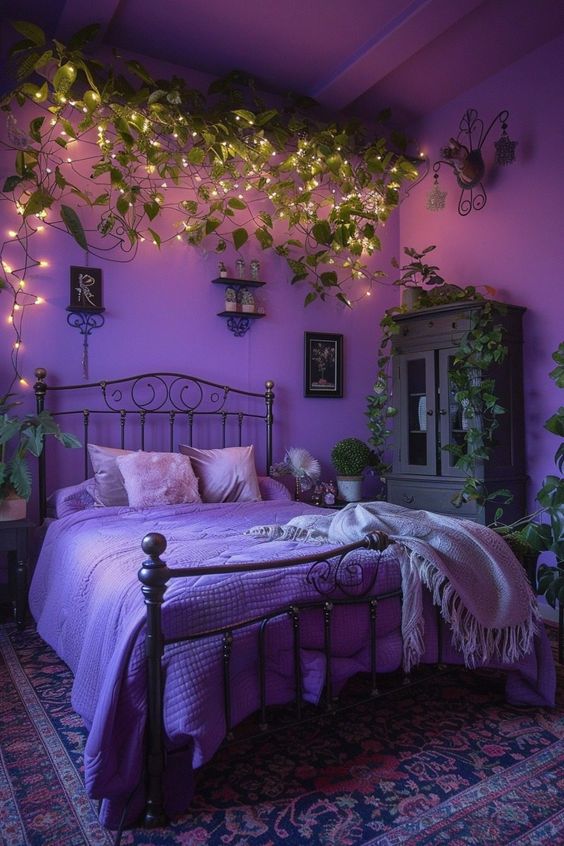 Purple Dorn-Room